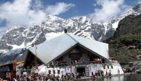 Day 04: Ghangaria â€“ Hemkund Shahib â€“ Ghangaria (Trek- 7 kms one side/6 hrs)